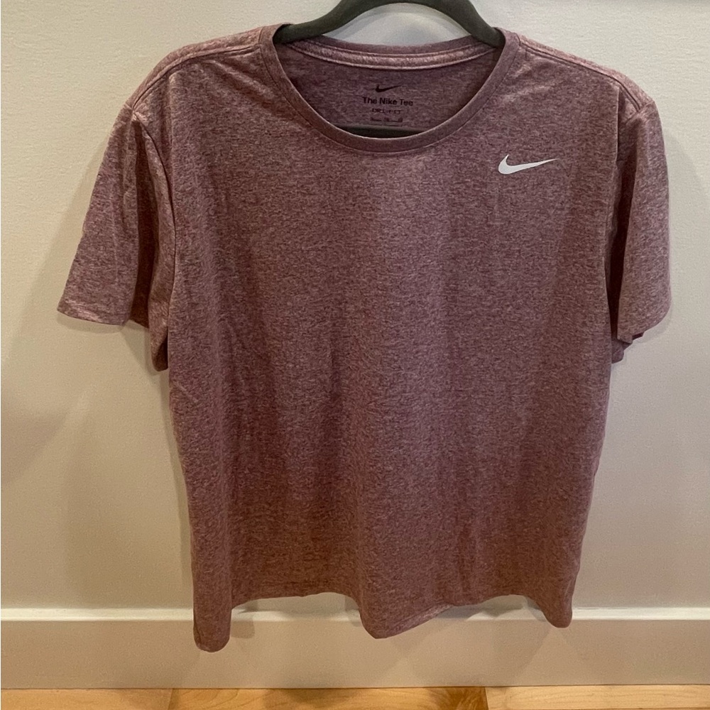 Nike Women’s Heathered Burgundy Tee